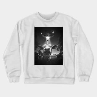 Funny Cow Selfie with UFOs Alien Abduction Humor Design Crewneck Sweatshirt